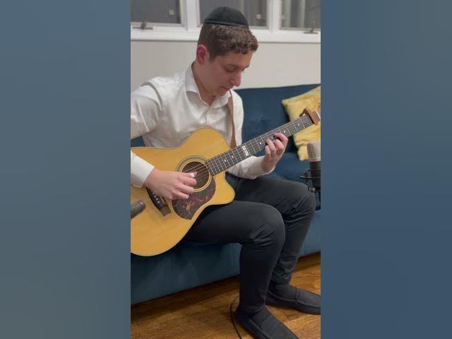 Maoz Tzur -  Fingerstyle arrangement by Ari Ettinger