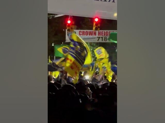 Thousands of Jews of all walks of life in Crown Heights dancing for Simchas Beis Hashoeiva Sep. 28