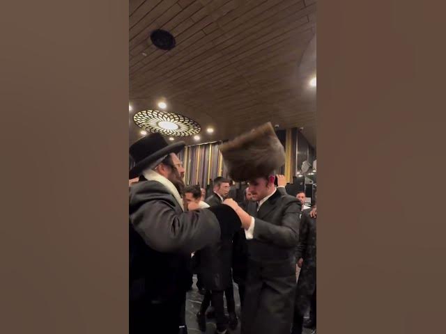 Rabbi dancing with the groom🤠❤️‍🔥
