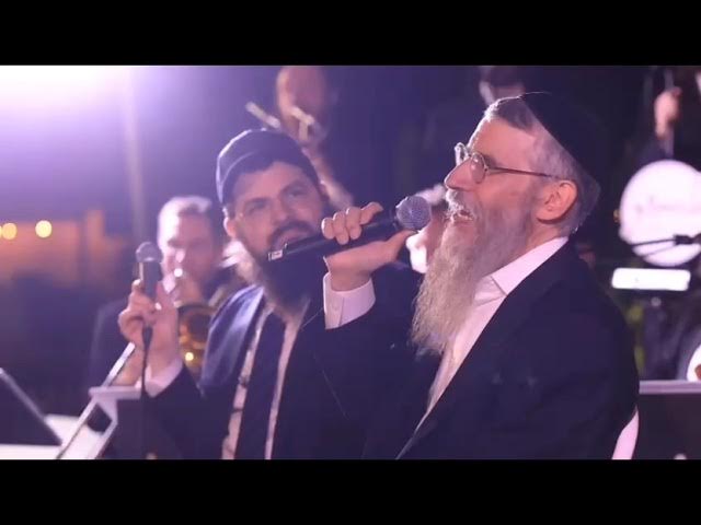 Avraham Fried • Benny Friedman singing at the RCCS event