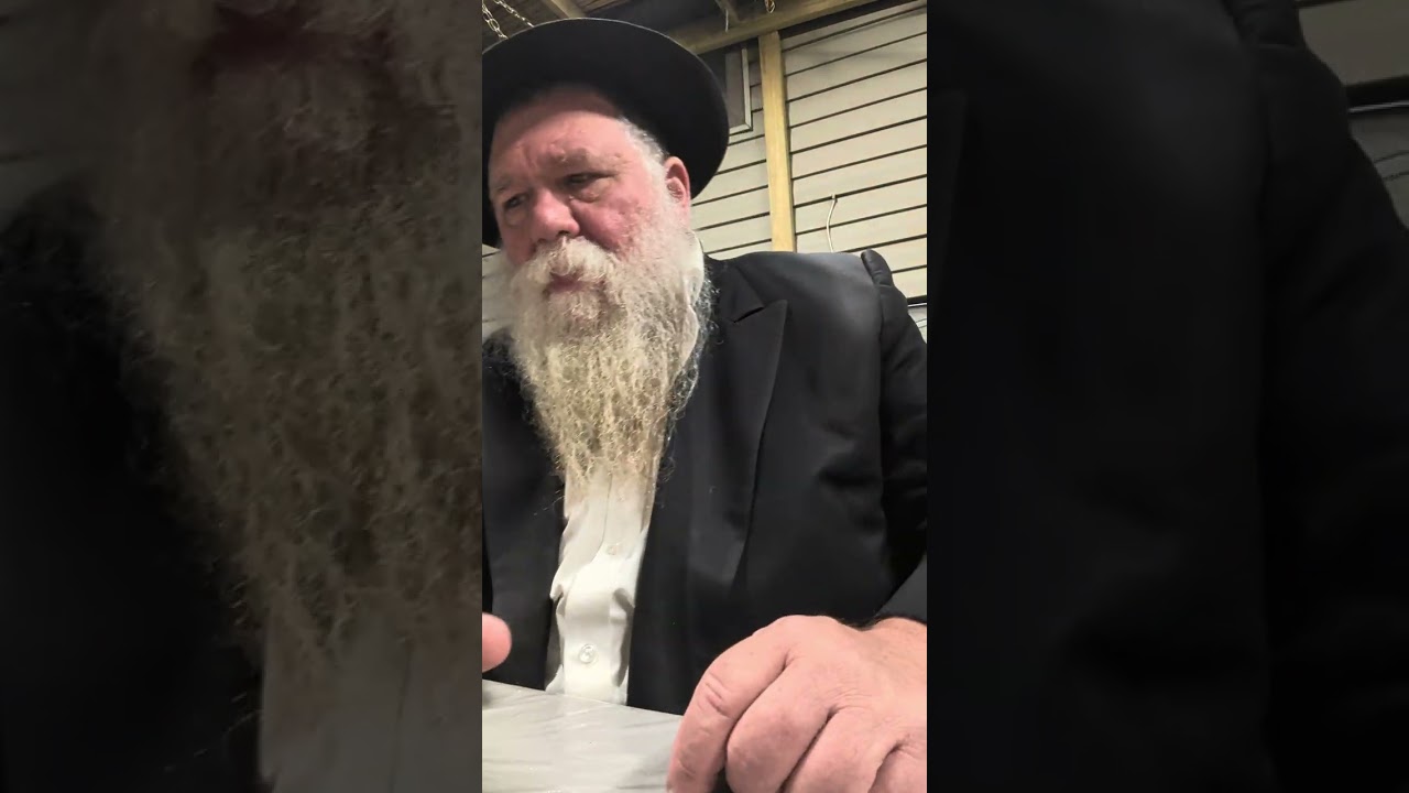 Farbrengen Sukkos w Postville yeshiva students - Story: the Beard of R Simcha Elberg -RC Dalfin #1
