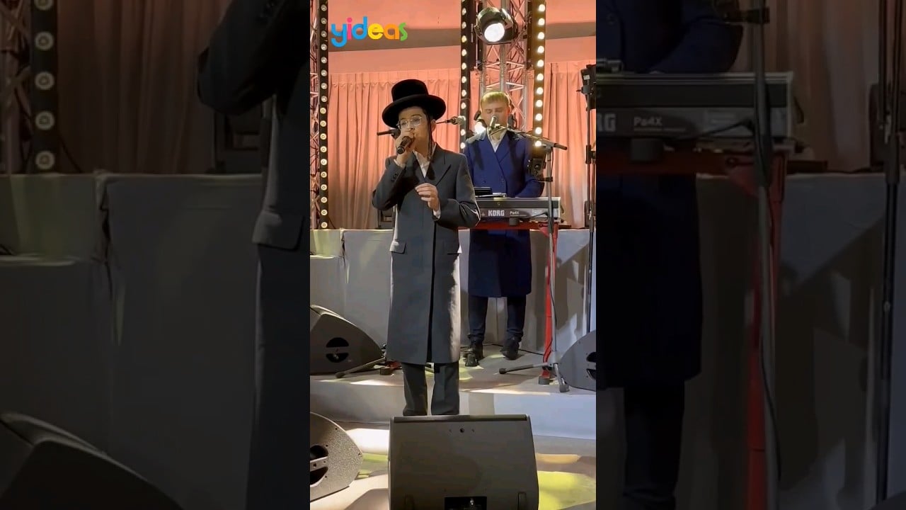 בנצי קלצקין - לא בשמים היא Bentzi Kletzkin entertains at exclusive event