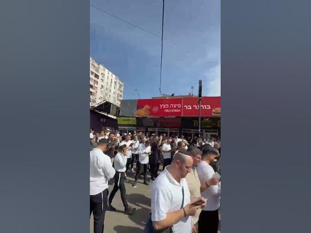 Thousands Say Tikkon Haklali in Uman Erev Rosh Hashanah 2026