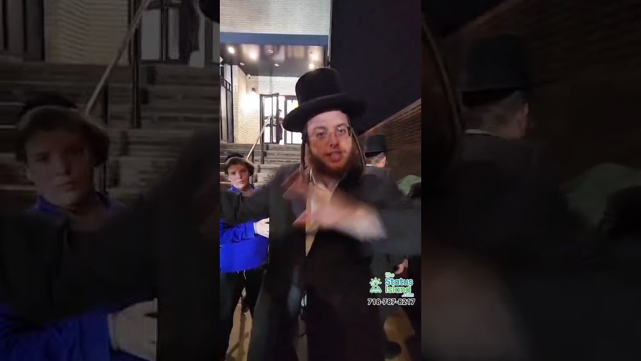 Kapparos in Staten Island #nyc #chickens #jews #tradition #culture #strong