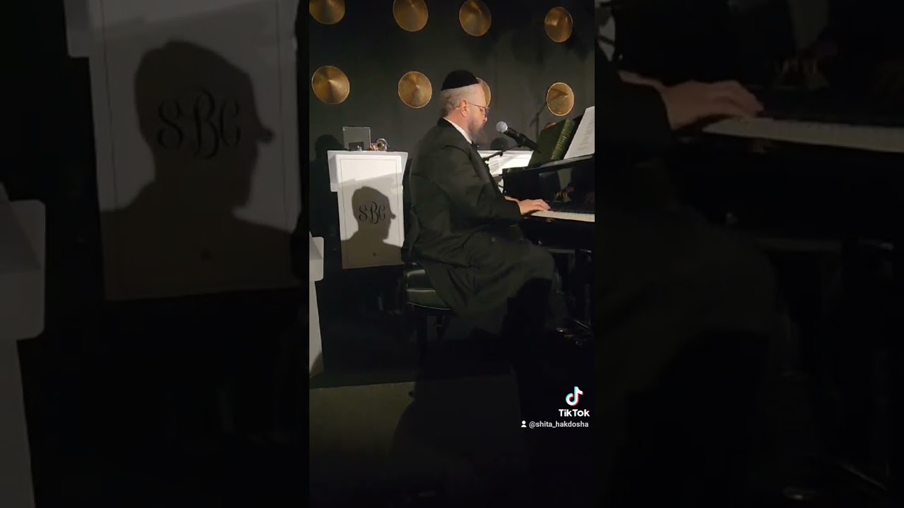 Yossi Green💚 singing Aderabe, Tanya, Ki Hamitzva, Shtar Hatnoim, and Hinei Rofeh Lach