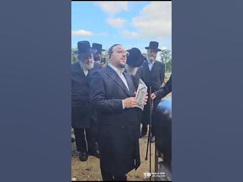 Lipa Schmeltzer's Emotional Tribute: Hakomas Matzeva for Legendary Singer Reb Michoel Schnitzler