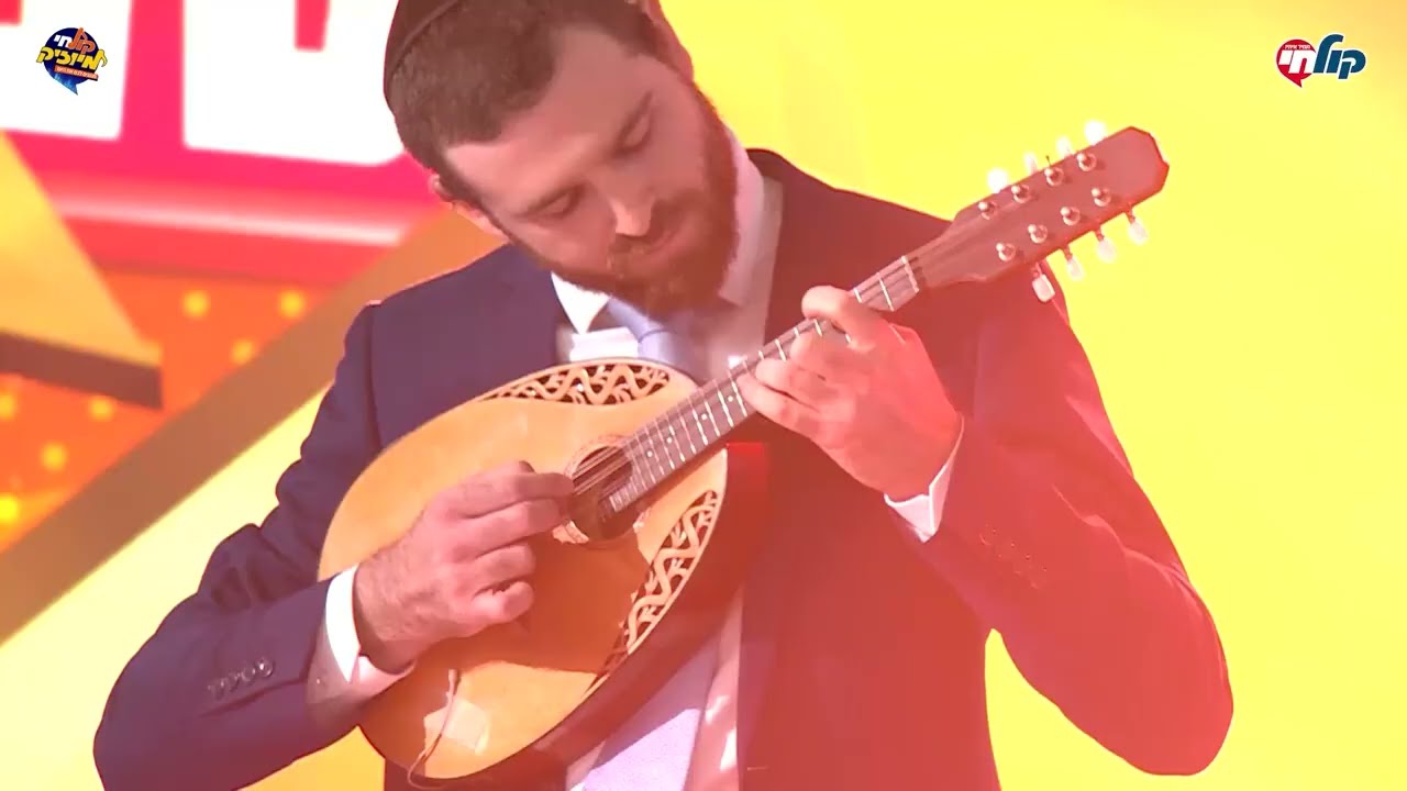 צור סגל  - ניגון הודיה לה' | המאסטרו