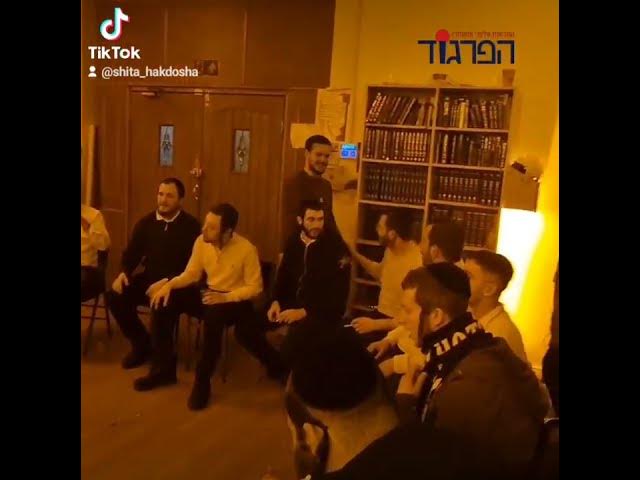 Areleh Samet singing in London