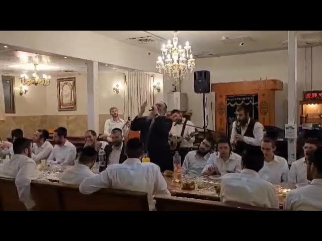 Harav Aaron Bernzweig singing Retzei with Talmidim in Yerushalayim