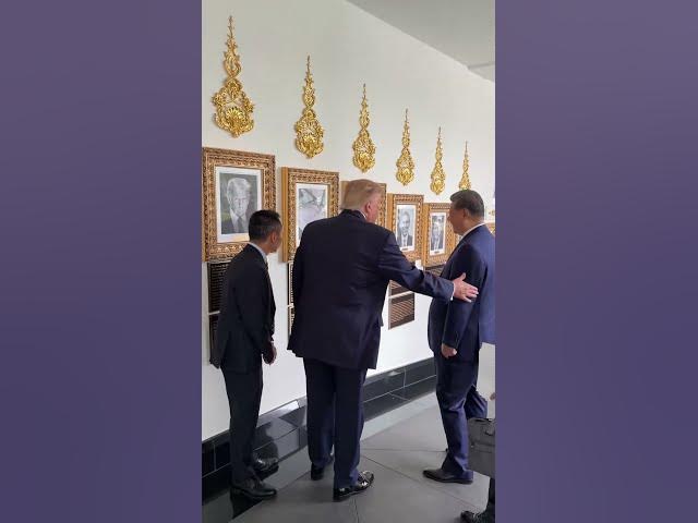 President Trump shows Chinese President Xi the Biden Autopen photo on the White House Walls