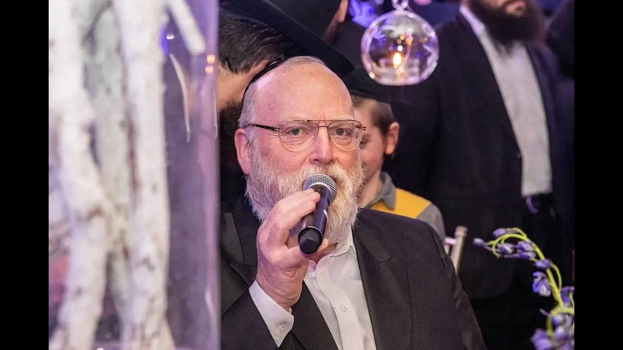 Michoel Schnitzler’s Surprise Arrival At Rafi The King’s Siyum On Seder Zeraim