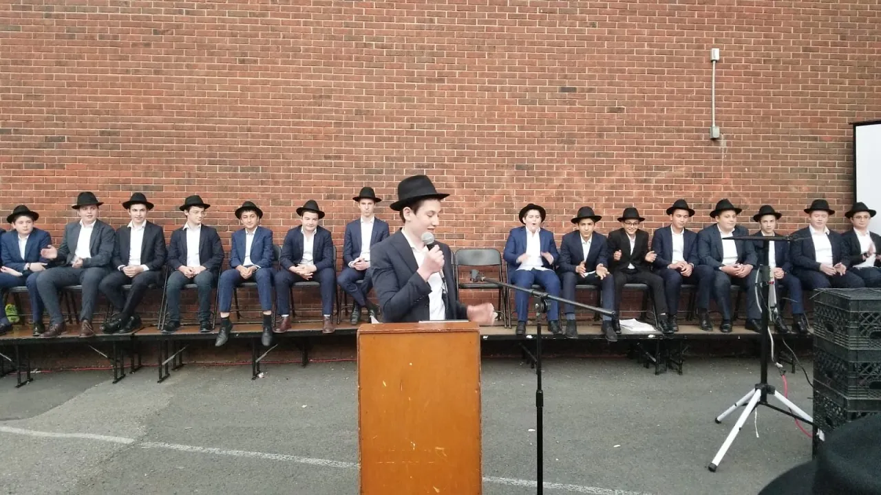 Celebrating Eighth Grade Graduation in Monsey, New York! Jewish Videos for Kids