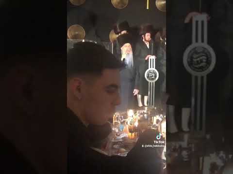 MBD 👑 singing Vhochein Parnosohseinu at a Sheva Brachos