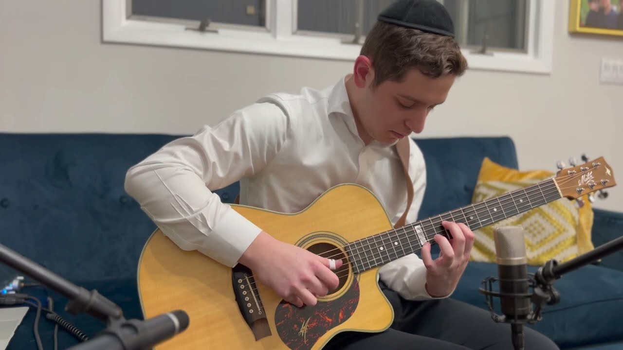 Adam Harishon Niggun - Fingerstyle cover by Ari Ettinger