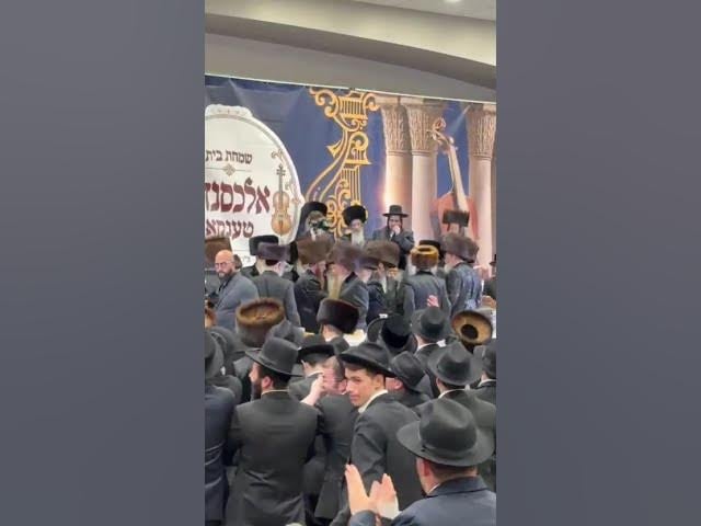 א רעבישע חתונה!