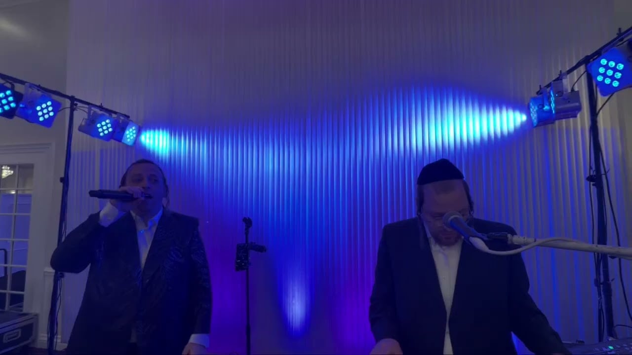 Sruly Green Singing Sruly Singer on the keys Shmily Berger fire 🔥