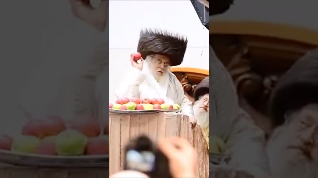 Apple Throwing Tish with Toldos Aharon Rebbe 5787 | ״עפל טיש״ בחצה״ק תולדות אהרן - מוצאי שמח״ת תשפ״ז