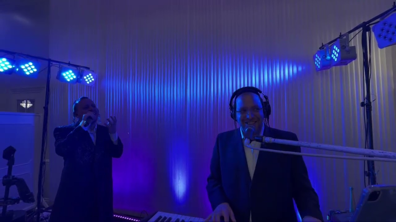 Sruly Green Singing Sruly Singer on the keys Shmily Berger fire 🔥