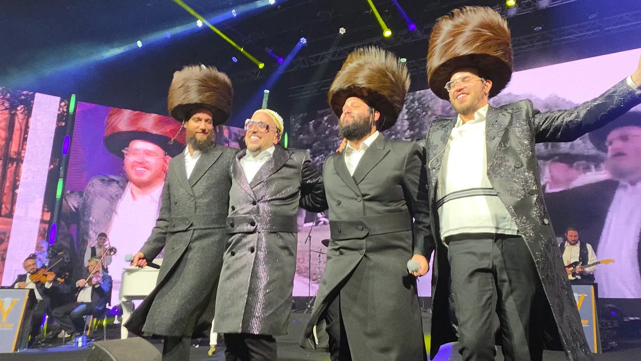 מחרוזת שמחת בית השואבה - מיכאל'ס ניגון - ליפא שמעלצער, בערי וובער. בענצי שטיין & משה דוד ווייסמאנדל