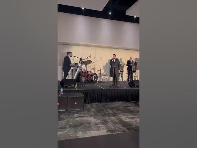 Avrumi Rosenfeld 🎹 Chaim Brown 🎤