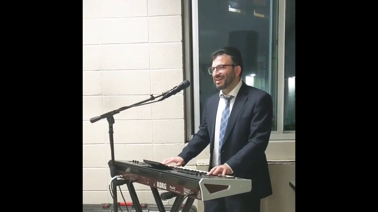 Lefanav לפניו