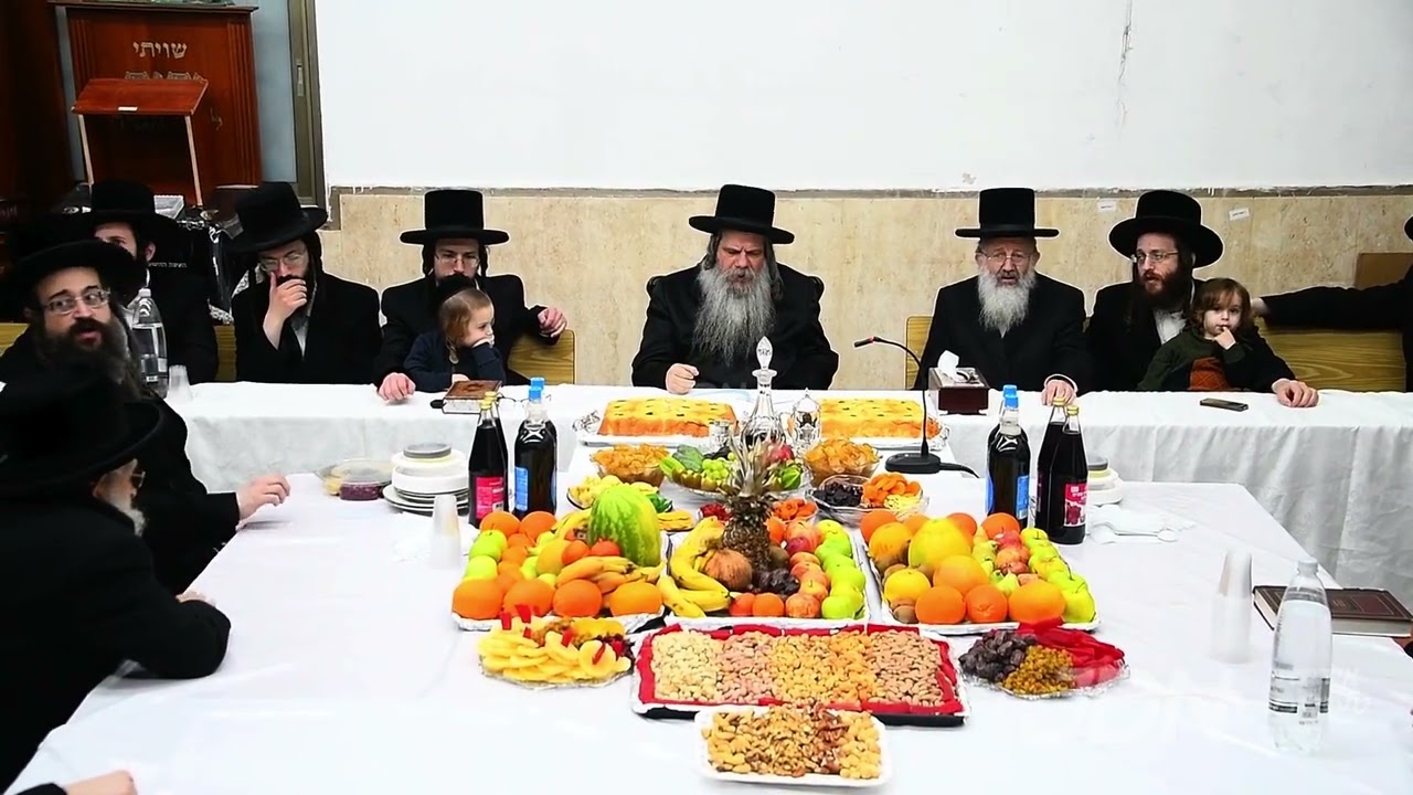 חמשה עשר בשבט אין חצר הקודש קודינוב