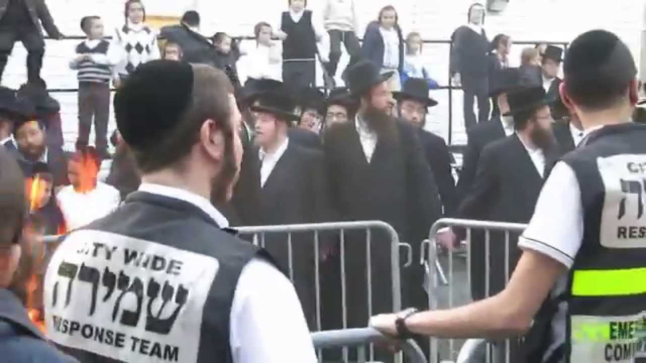 CWSP Shmira of Boro Park provided Security at kosov lag b'omer fire (2014)