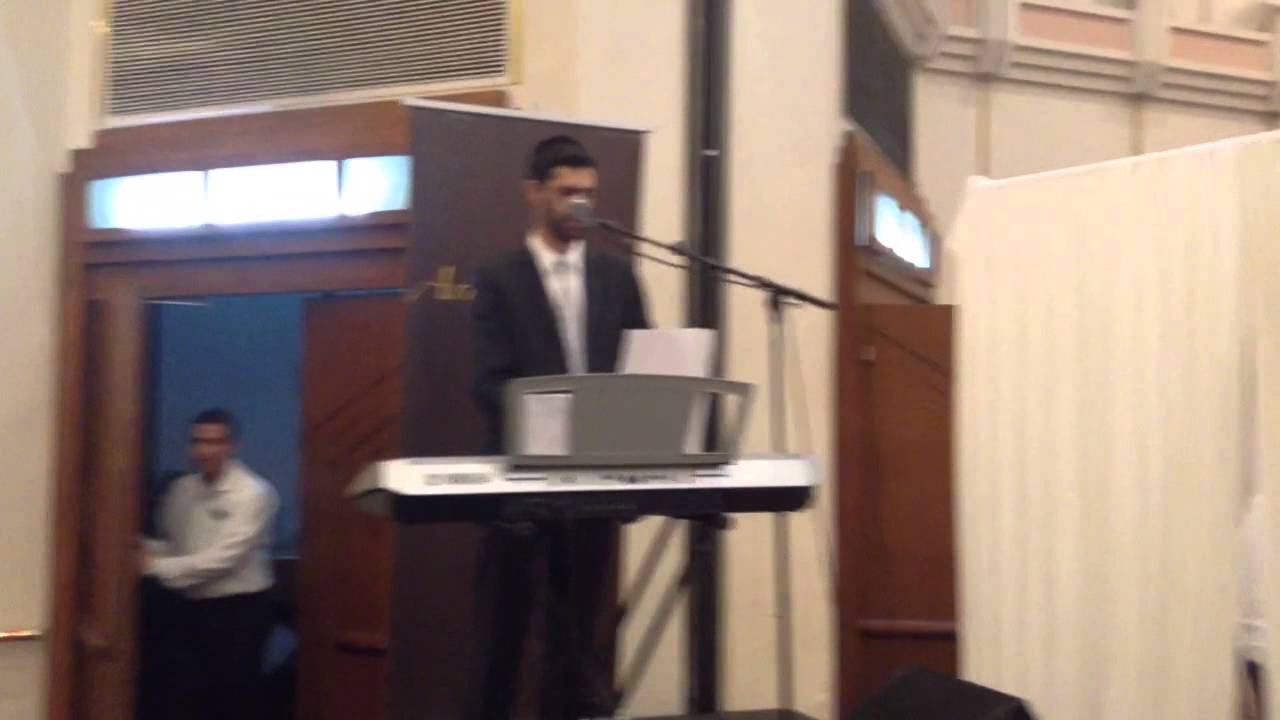 Ari Goldwag veafilu behastara