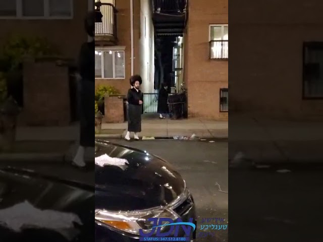 Bobov 45 Rebbe Davening On His Mother's Yahrtzeit