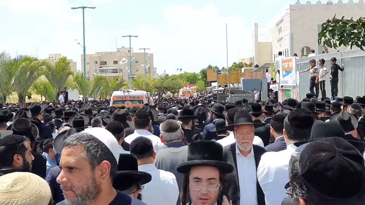 מסע הלויות פון די קדושים וועלכע זענען אומגעקומען אין די טעראר אטאקע אין אלעד
