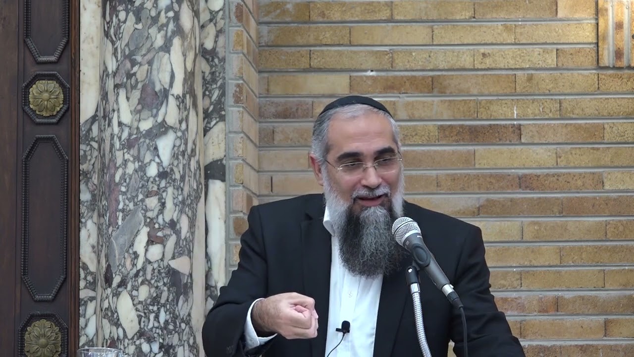 שנים שהגביהו טלית | הרב גבריאל סרף, ראש הישיבה