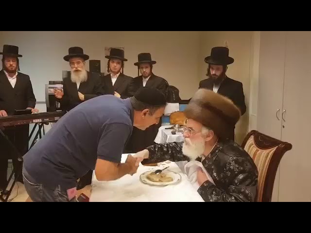 Viznitzer Rebbe R' Mendel Making A Chanukah Event In A Children's Hospital - 5778