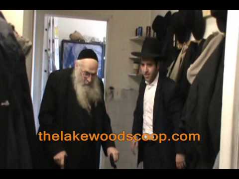Reb Chaim Epstien Shlita At Matzah Bakery
