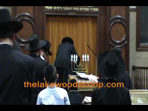 Hespedim For R' Dovid Frost Z'L, Son, 6, Saying Kaddish