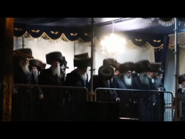 ריקוד אחר החופה בשמחת בית טשערנאביל - שאץ