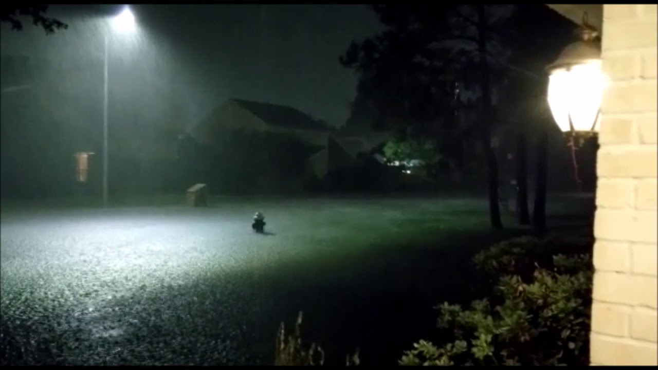 Harvey Floods Frum Neighborhoods In Houston