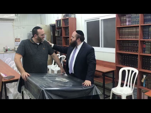 מאטי בויער ביים אראפזינגען רבי יוסעלע ראזענבלאט׳ס הננו עני ממעש