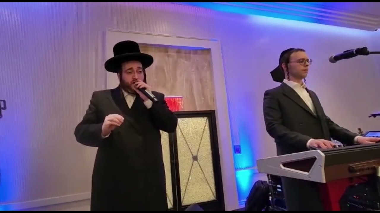 חופה עם יעקב שלמה גרוס והקלידן יוסי שטענדיג