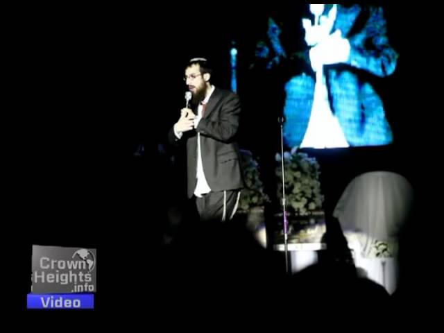 Mendy Pellin's Stand Up Comic Debut