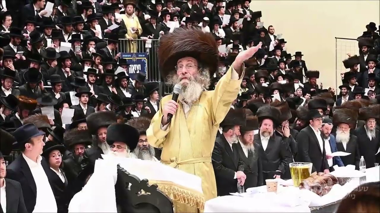 הגה"צ רבי אלימלך בידערמאן ביים מלוה מלכה לקראת די יארצייט פון הרה"ק בעל הבת עין זי"ע