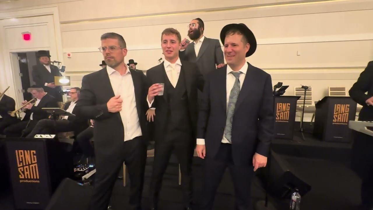 Hershy Langsam on the keys & Sruly Green & Shmey Fischer @ Chaim Lubosky Hit