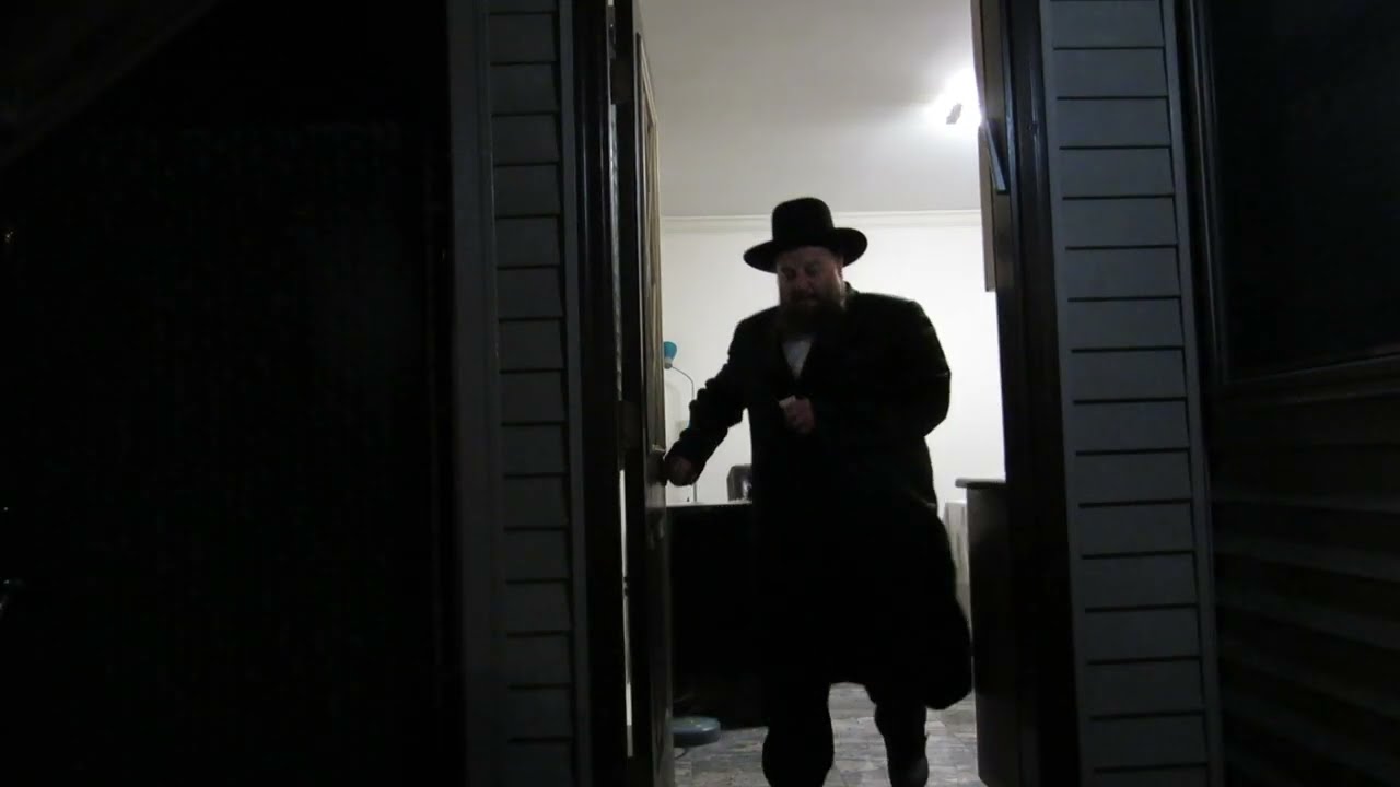 Menashe milks the miser - מנשה חולב הקמצן - מ'פראבירט מעלקן דעם קארגער