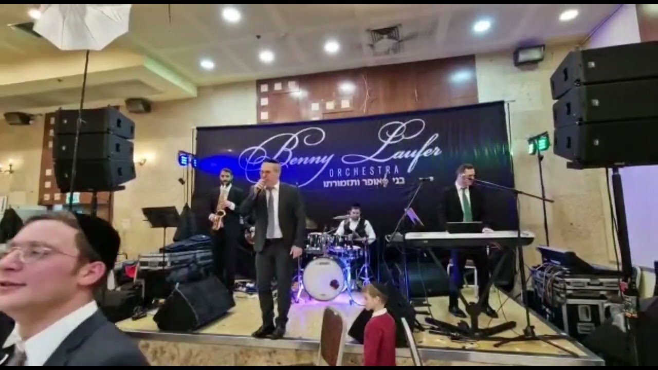 יוסי ברגר עם התזמורת של בני לאופר