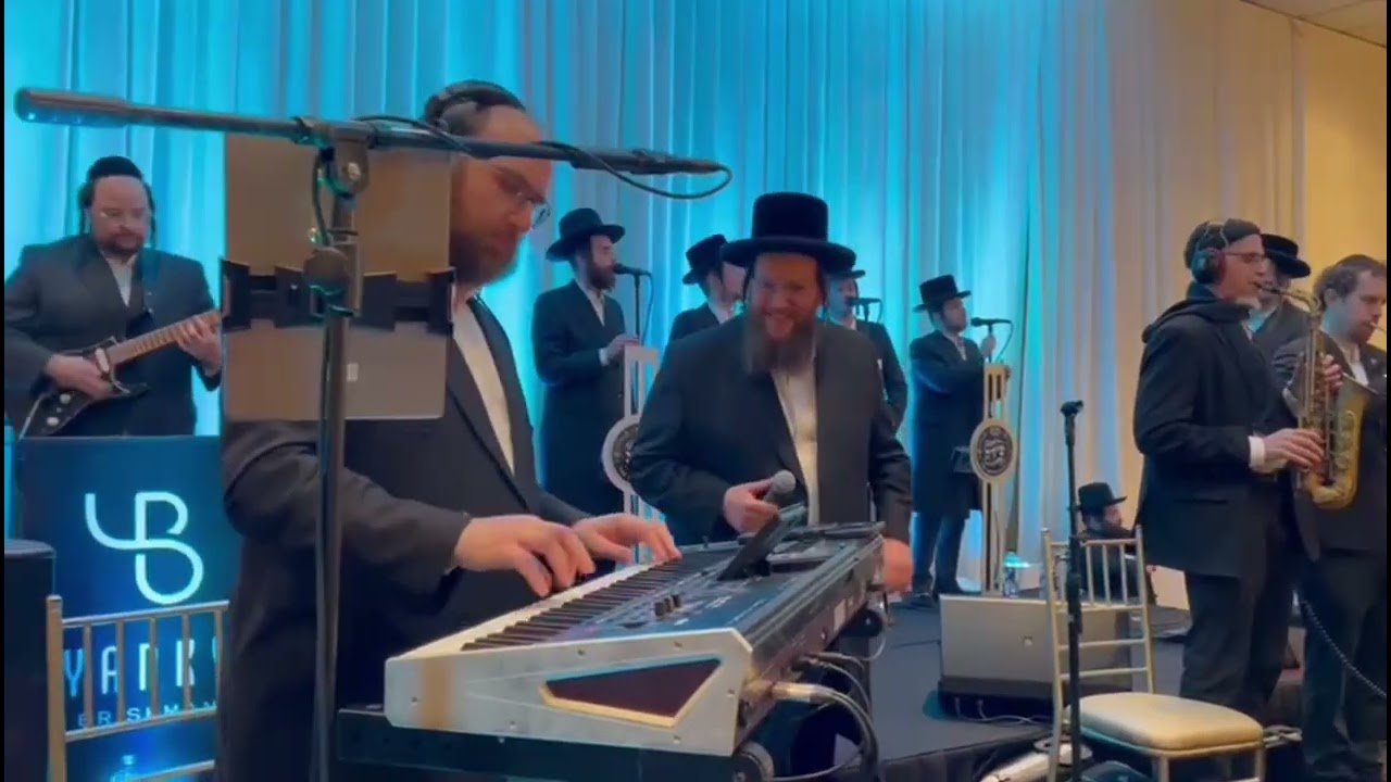 שלומי דסקל עם מקהלת שירה ותזמורת של יענקי בריסקמן