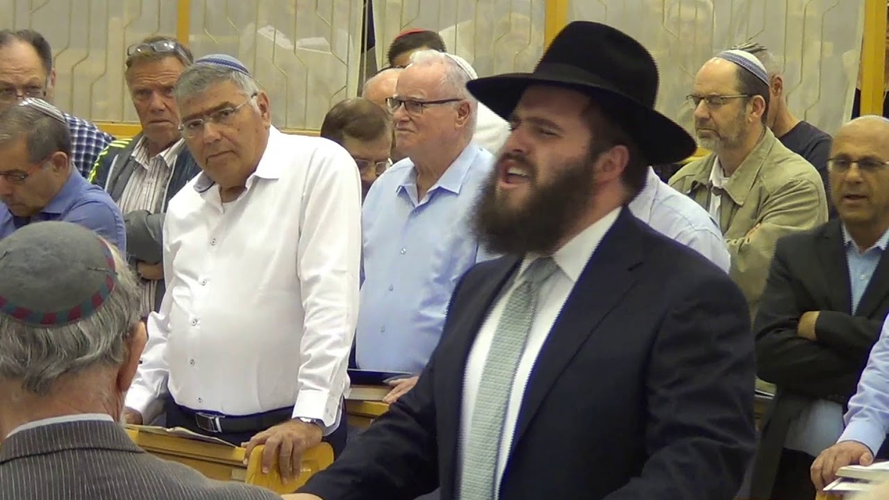 החזן מוטי בויאר שר 'יוסף ה" עליכם' בלחנם של החזנים יוסלה רוזנבלט ושמואל מלבסקי בליווי מקהלת 'ישיש'