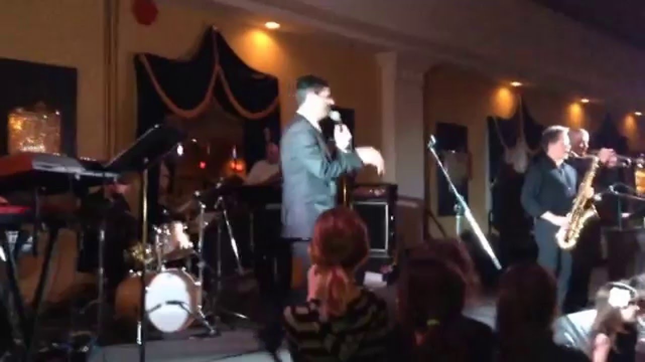 Ari Goldwag- Hashem Loves You (Live)
