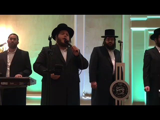 “קול דודי״ לוי פאלקוביץ׳ - מקהלת שירה עם הקלידן שימי לוי