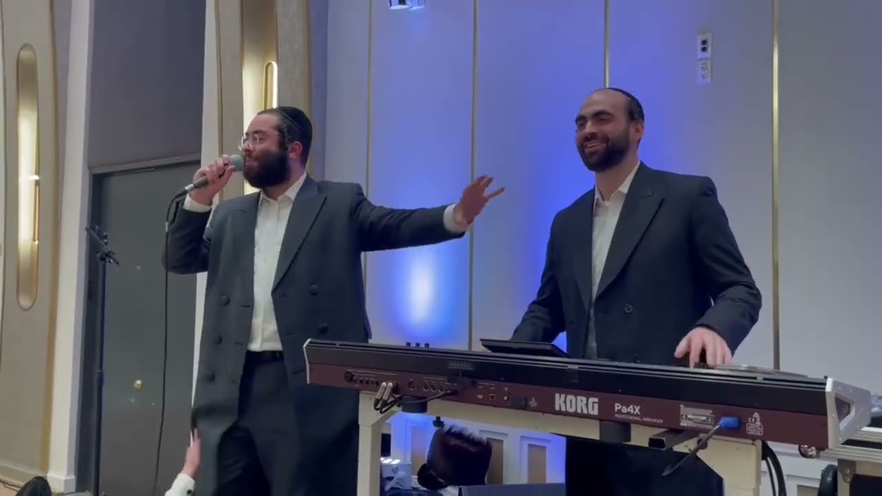 שמעיה פישר עם הקלידן שמואל הערש מילר