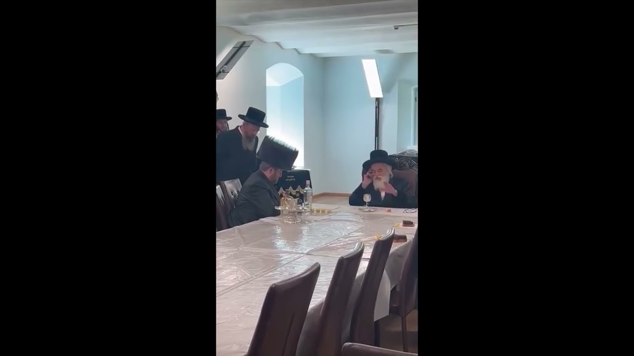 Viznitzer Rebbe R' Mendel At Feldman Bar Mitzvah 5782