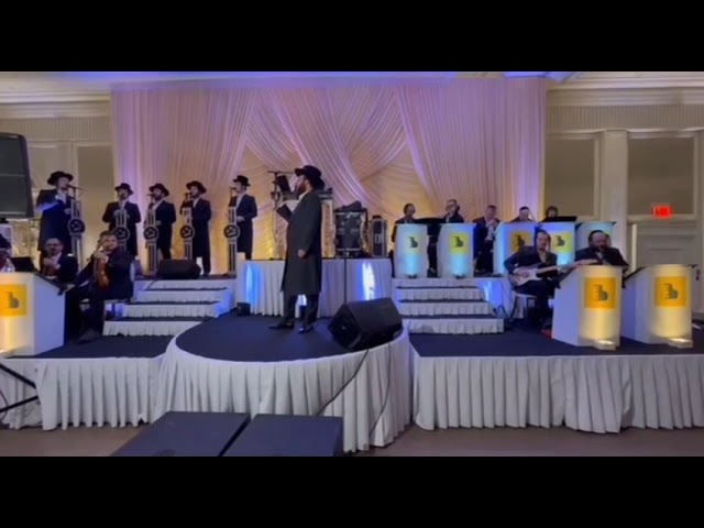 Avrumi Berko 🎹 Yidi Bialostozky, Motty Ilowitz 🎤 Shira Choir